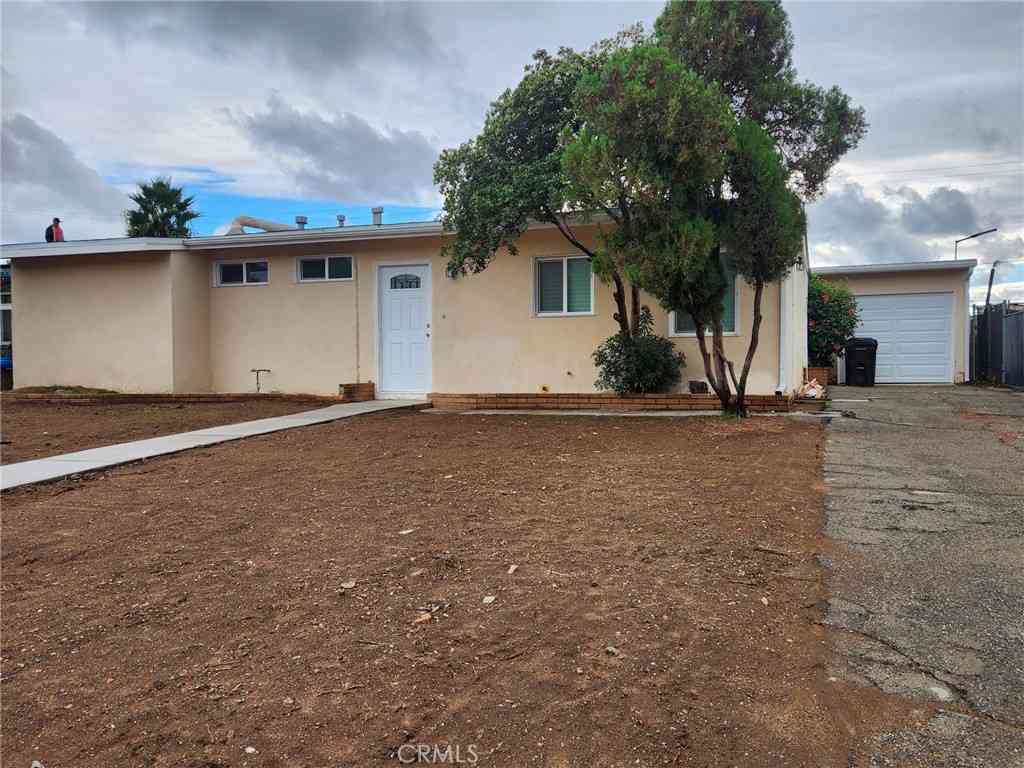 Homes For Sale - 7456 Joan Avenue<br/> Jurupa Valley, CA 92509
