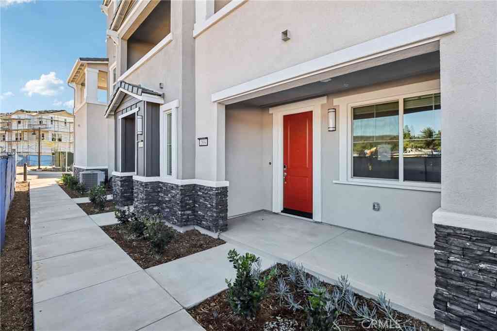Townhouse For Sale - 1804 Saltbush Drive<br/> San Marcos, CA 92069