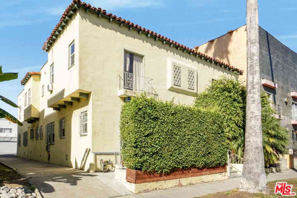 Homes For Sale - 325 N Stanley Avenue<br/> Los Angeles, CA 90036