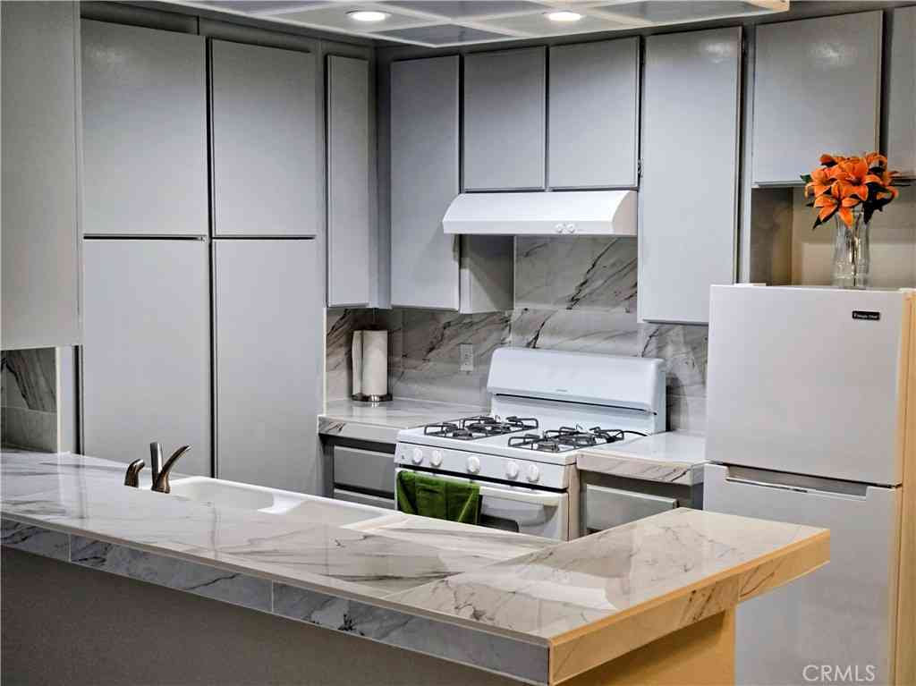Condo For Sale - 31200 Landau Boulevard<br/> Cathedral City, CA 92234