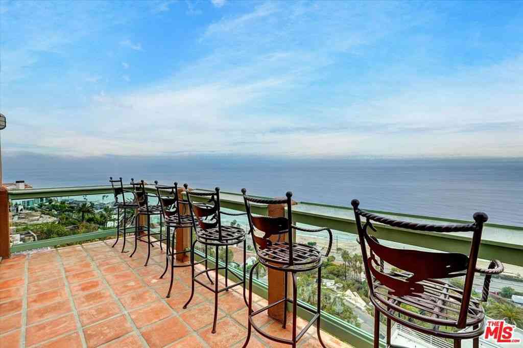 Homes For Rent - 3916 Rambla Orienta<br/> Malibu, CA 90265