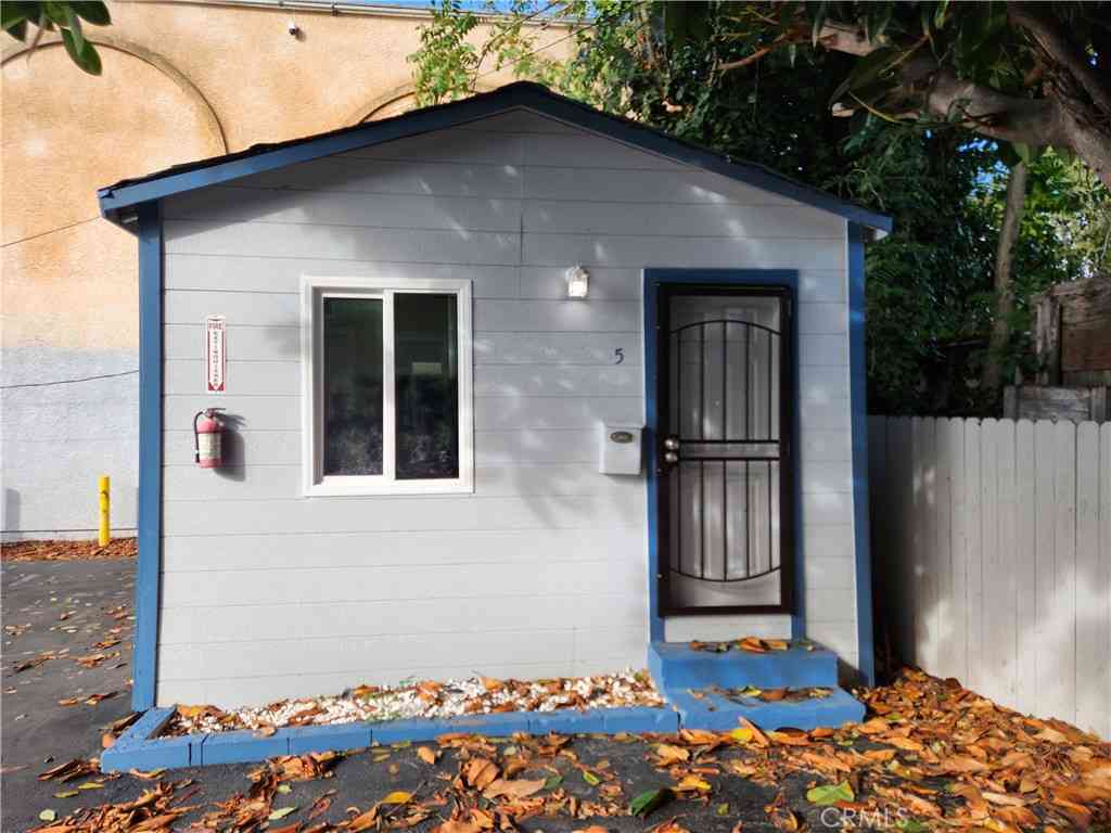 Condo For Rent - 3713 W Imperial #5<br/> Inglewood, CA 90303