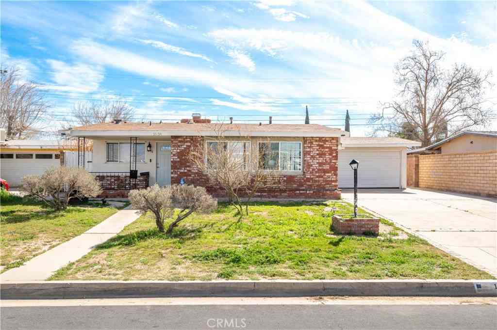 Homes For Sale - 1634 Sweetbrier<br/> Palmdale, CA 93550
