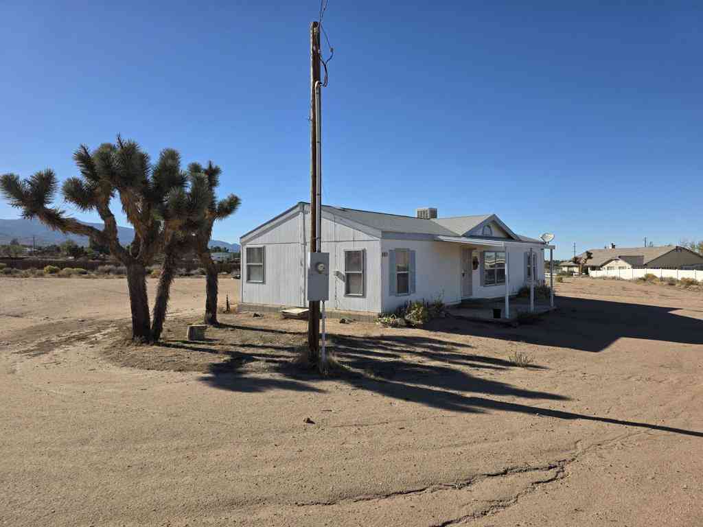 Homes For Sale - 9572 Smith Road<br/> Phelan, CA 92371