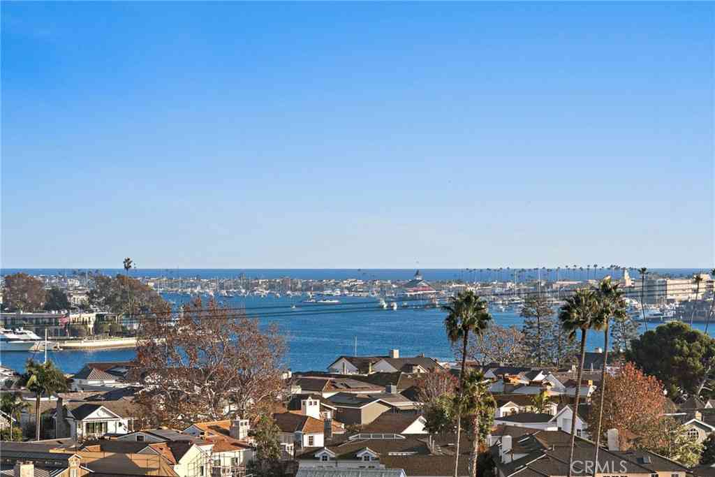 Homes For Sale - 521 Kings Road<br/> Newport Beach, CA 92663