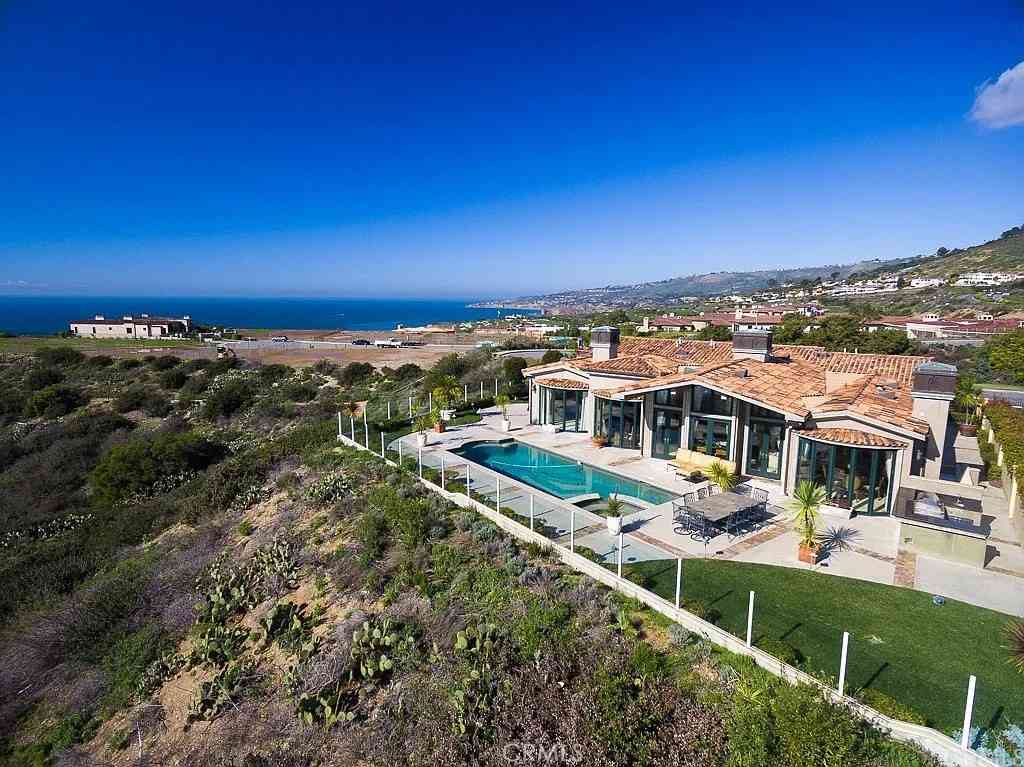 Homes For Sale - 2990 Twin Harbors View<br/> Rancho Palos Verdes, CA 90275
