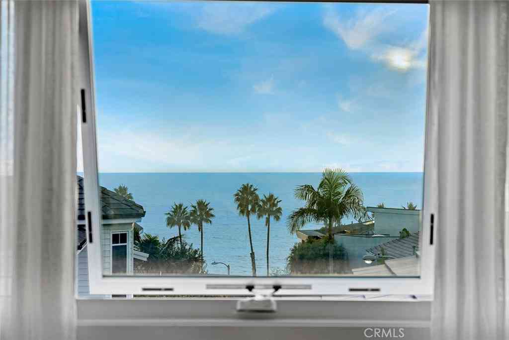Homes For Rent - 45 Emerald Bay<br/> Laguna Beach, CA 92651