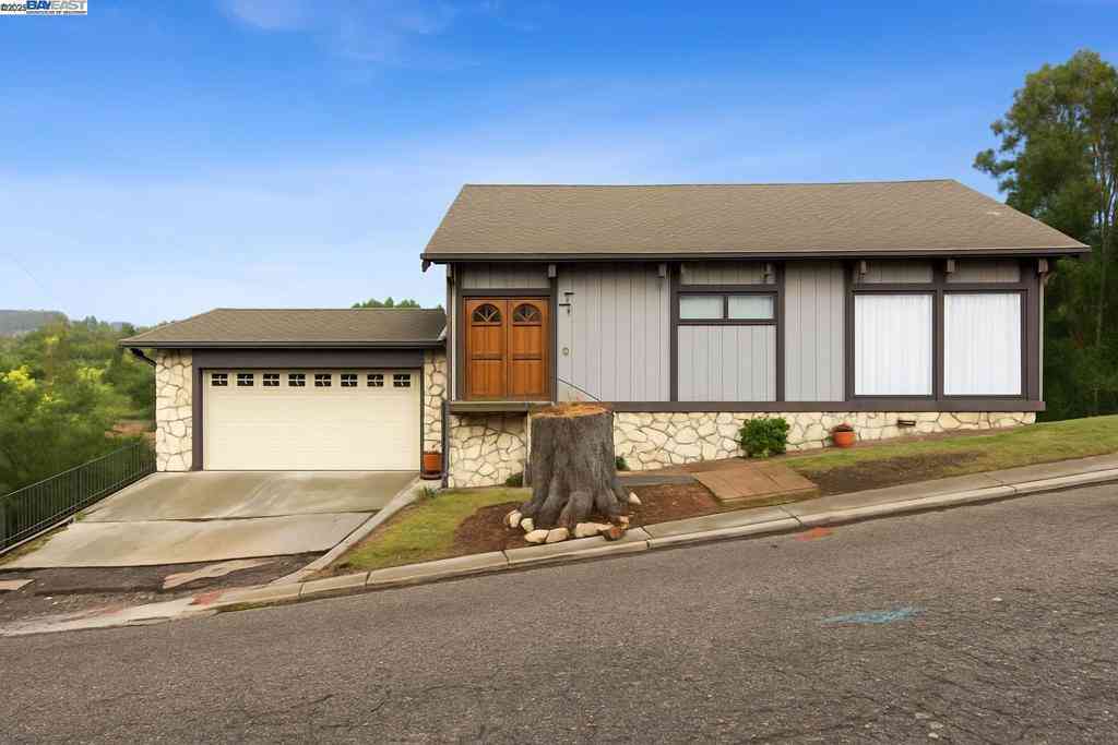 Homes For Sale - 3660 Oak Knoll Blvd<br/> Oakland, CA 94605