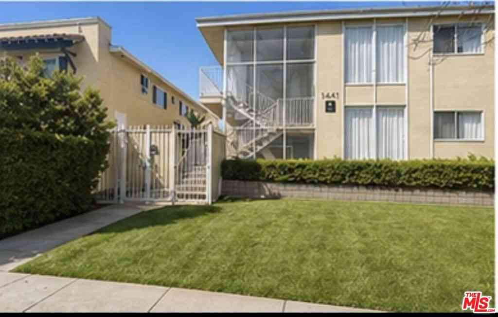 Condo For Rent - 1441 S Hayworth Avenue #8<br/> Los Angeles, CA 90035
