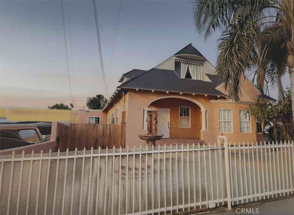Multifamily For Sale - 2431 E 4th<br/> Los Angeles, CA 90033