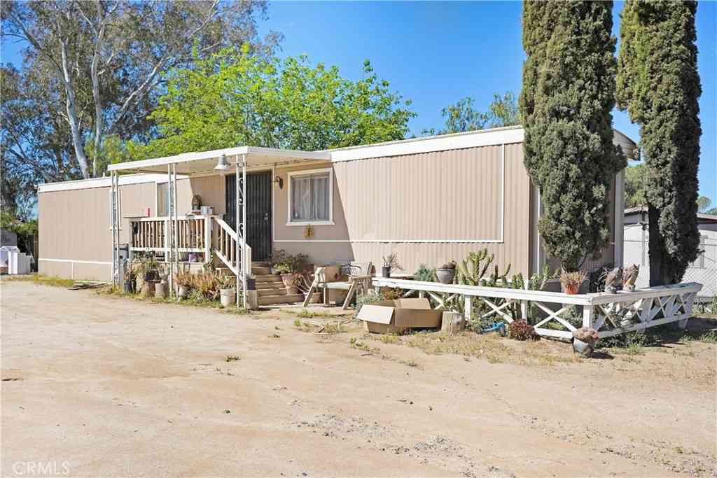 Mobile Home For Sale - 21701 Perry Street<br/> Perris, CA 92570