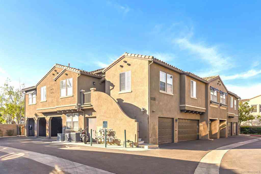 Homes For Sale - 14520 Camino De La Luna #5<br/> San Diego, CA 92127