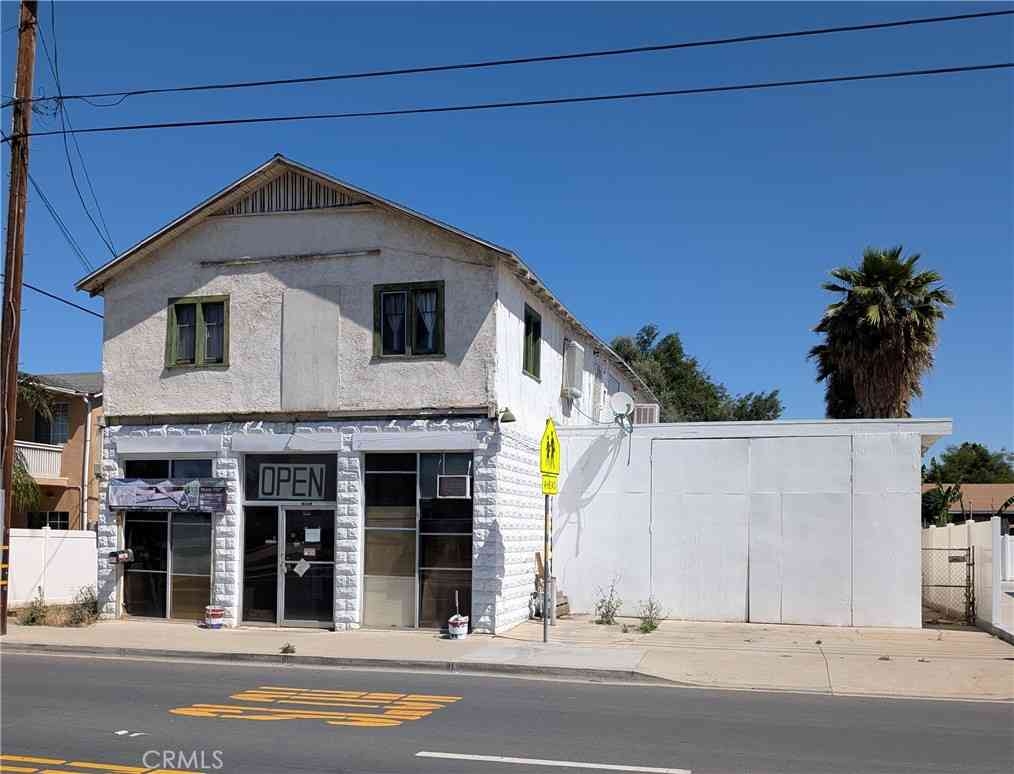 Homes For Sale - 1071 Center Street<br/> Riverside, CA 92507