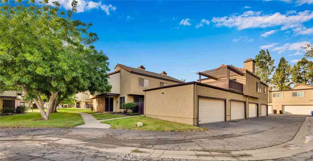 Townhouse For Sale - 9404 Round Up Drive #B<br/> Montclair, CA 91763