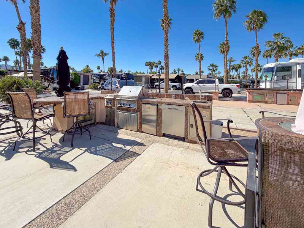 Mobile Home For Sale - 80394 Avenue 48 #71<br/> Indio, CA 92201