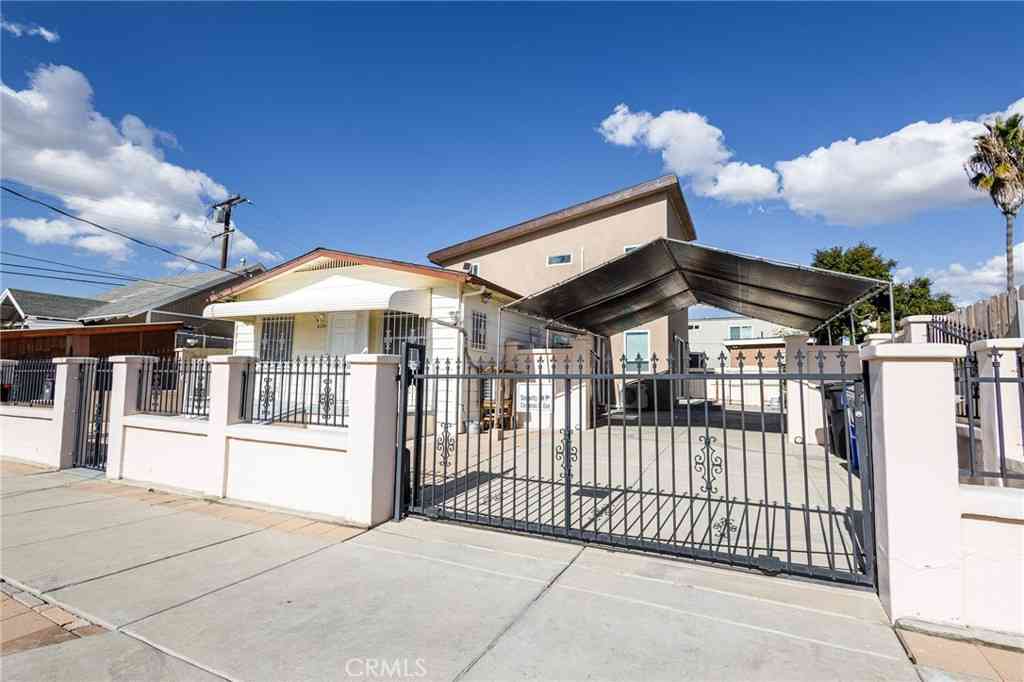 Homes For Sale - 4284 Dwight<br/> San Diego, CA 92105
