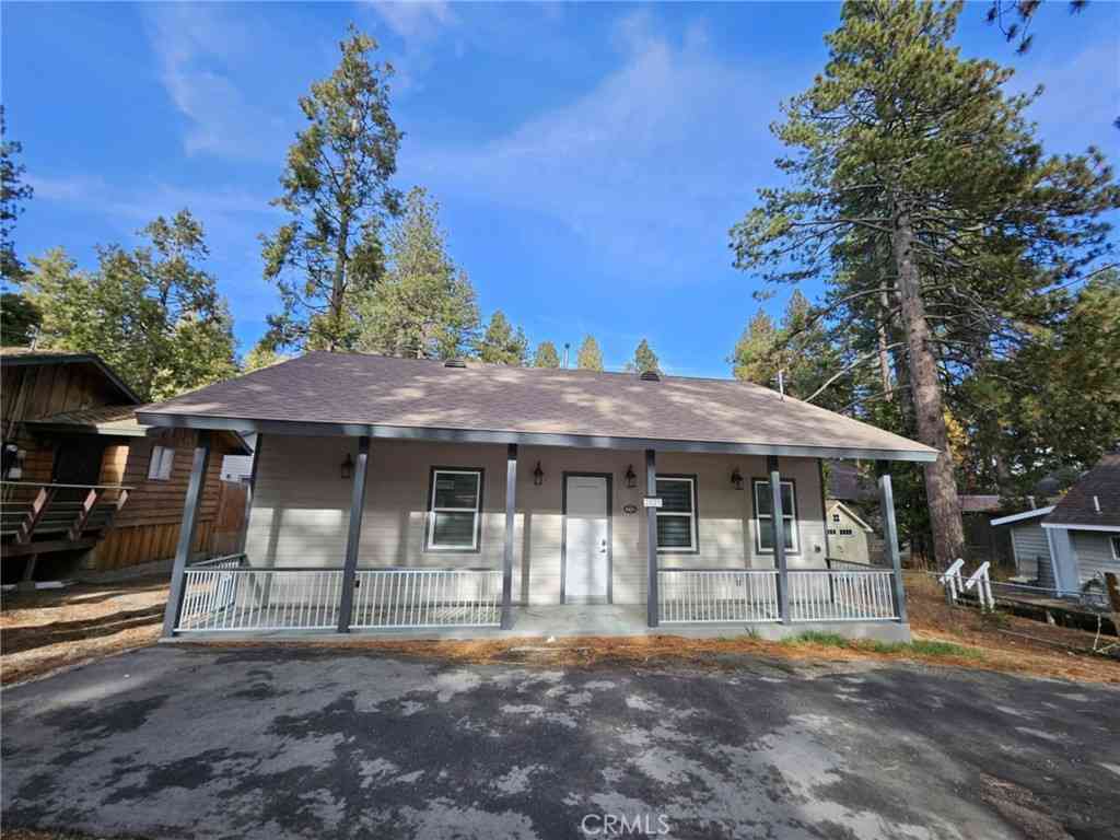 Homes For Sale - 2600 Whispering Pines Drive<br/> Running Springs, CA 92382
