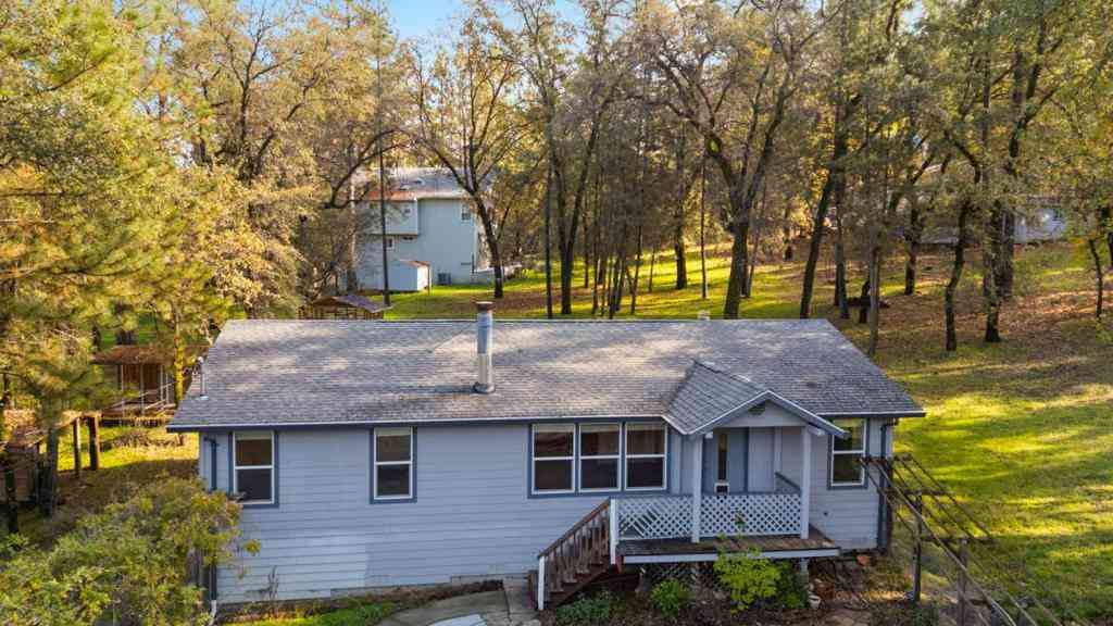 Homes For Sale - 19307 Ferretti Road<br/> Groveland, CA 95321