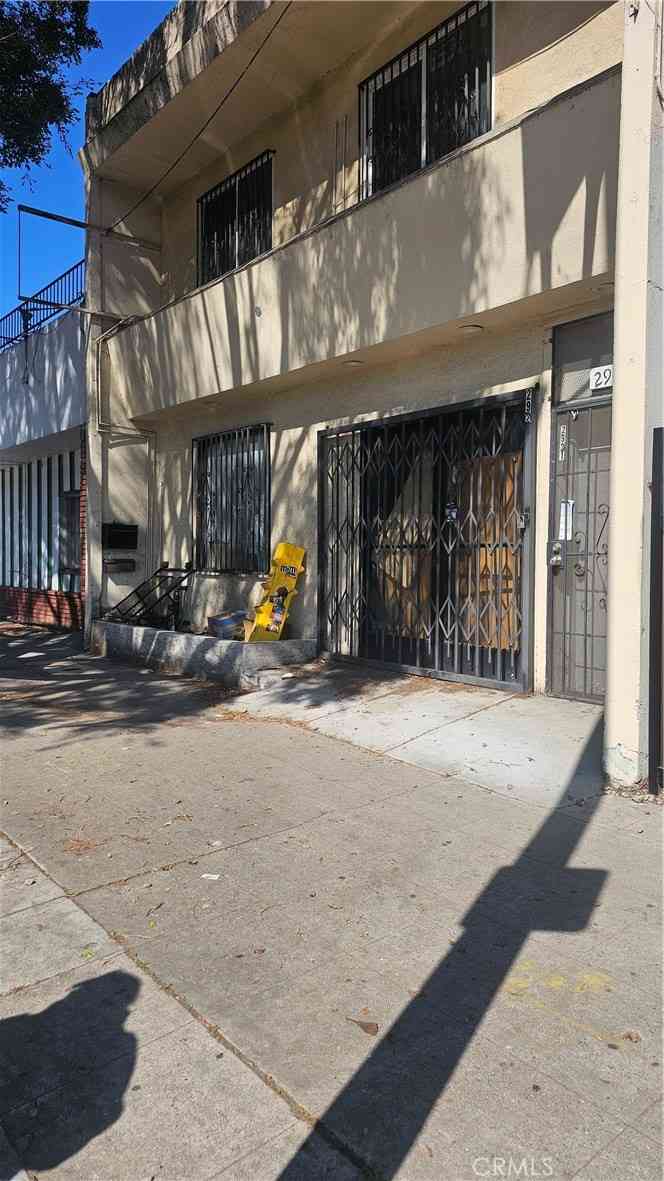 Homes For Sale - 2921 W Florence<br/> Los Angeles, CA 90043