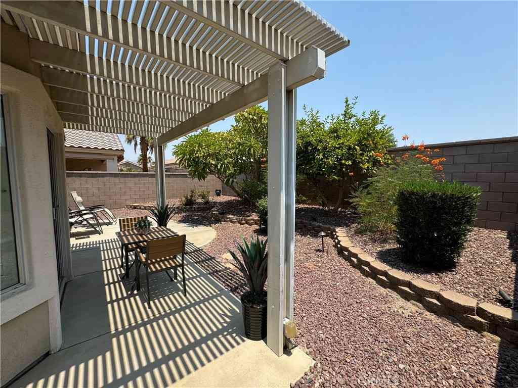 Homes For Sale - 39800 Dorset Dr<br/> Palm Desert, CA 92211