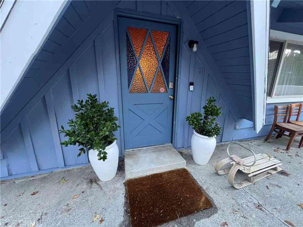 Homes For Rent - 253 La Casita<br/> Twin Peaks, CA 92391