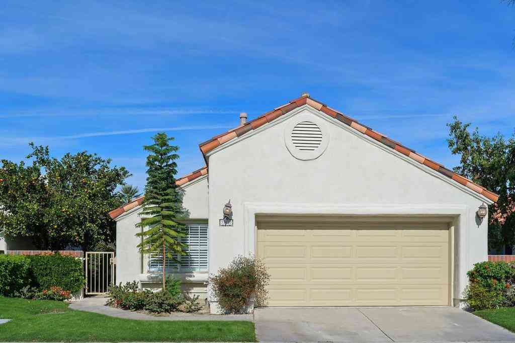 Homes For Rent - 77630 N Calle Las Brisas<br/> Palm Desert, CA 92211
