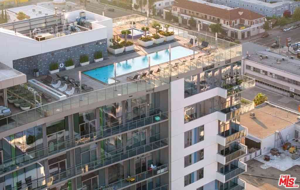 Condo For Rent - 3033 Wilshire Boulevard #1113<br/> Los Angeles, CA 90010