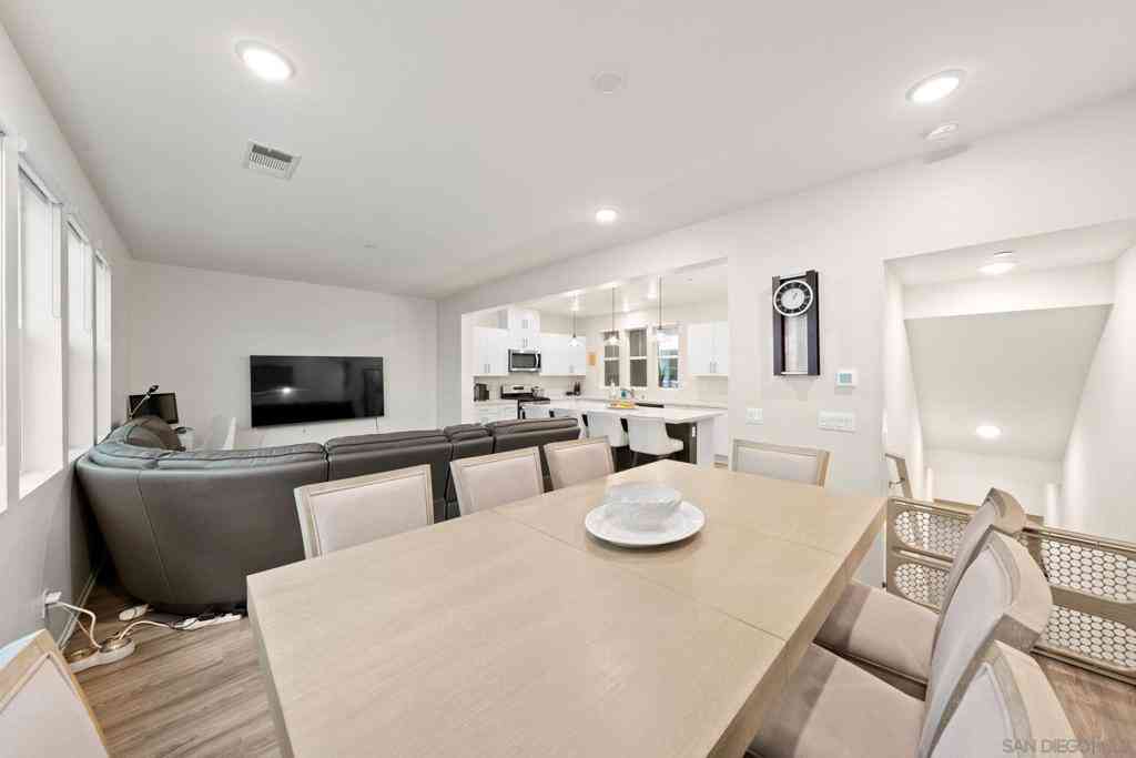 Condo For Sale - 5360 Calle Rockfish #32<br/> San Diego, CA 92154