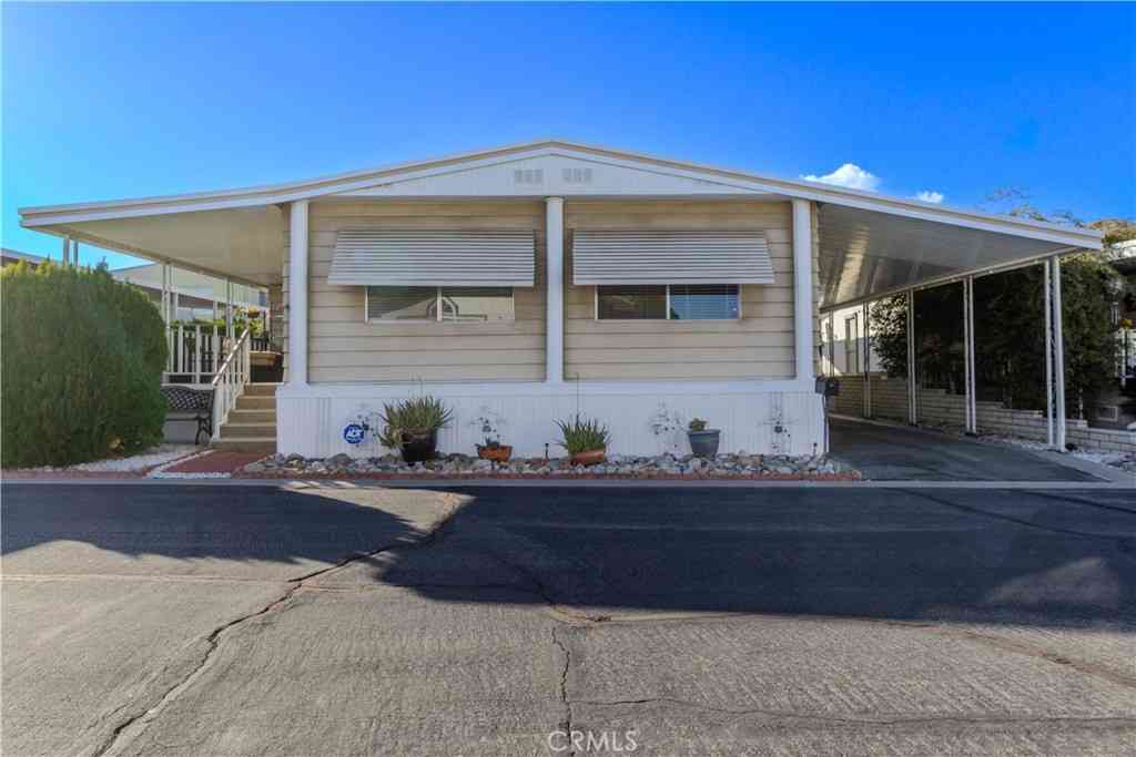 Mobile Home For Sale - 54999 Martinez Trail #87<br/> Yucca Valley, CA 92240