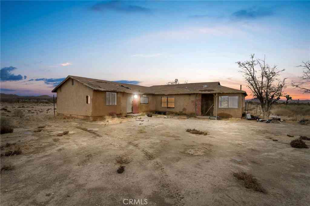 Homes For Sale - 18227 E Avenue Q<br/> Palmdale, CA 93591