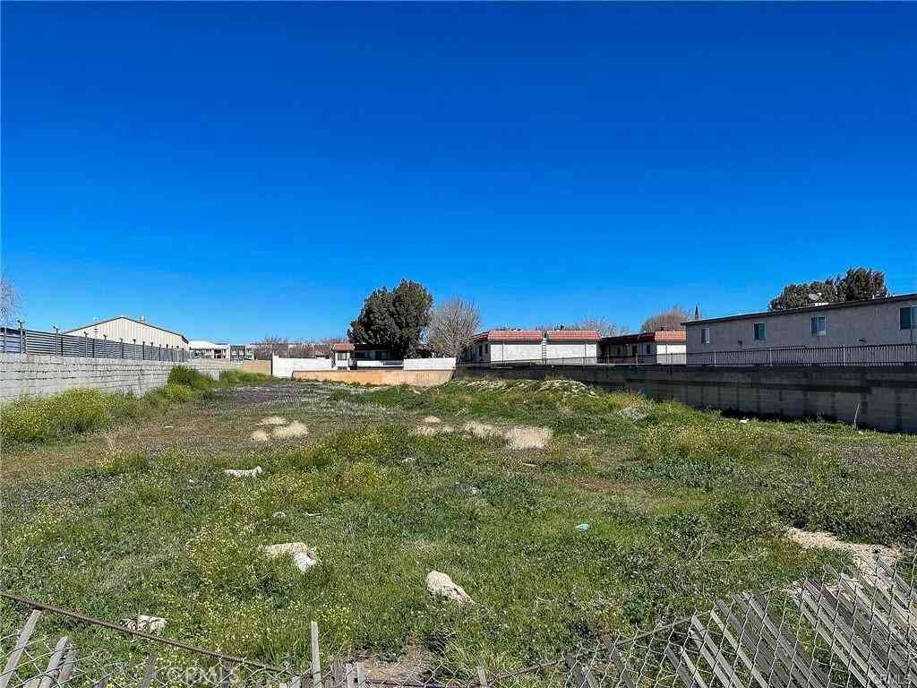 Vacant Land For Sale - Ave R Vic 9th Ste<br/> Palmdale, CA 93550