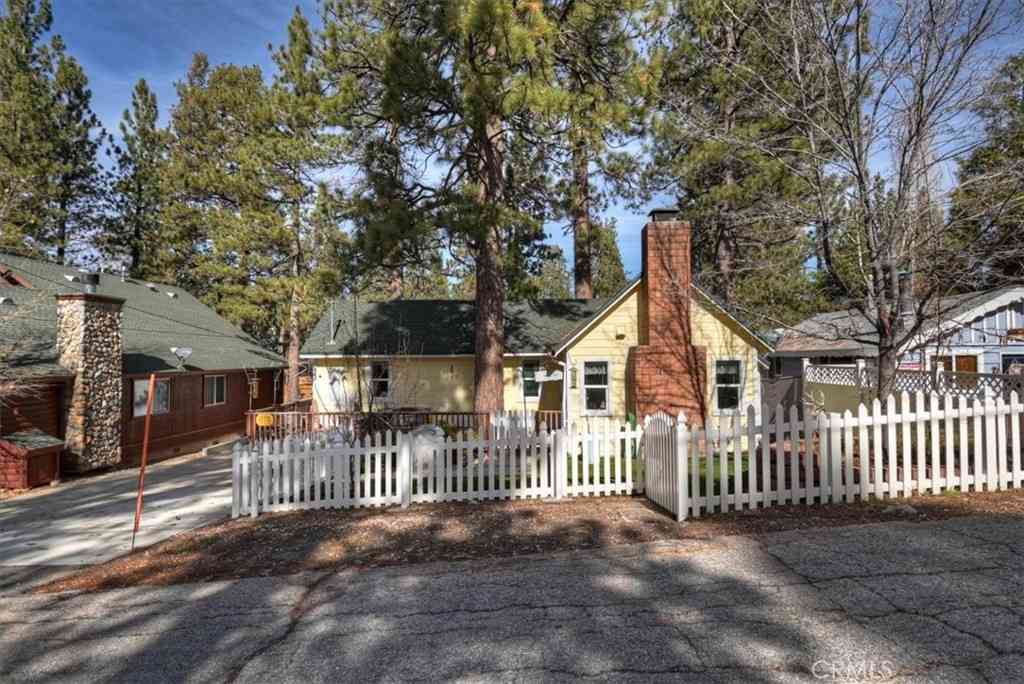 Homes For Sale - 40226 Guinan<br/> Big Bear Lake, CA 92315