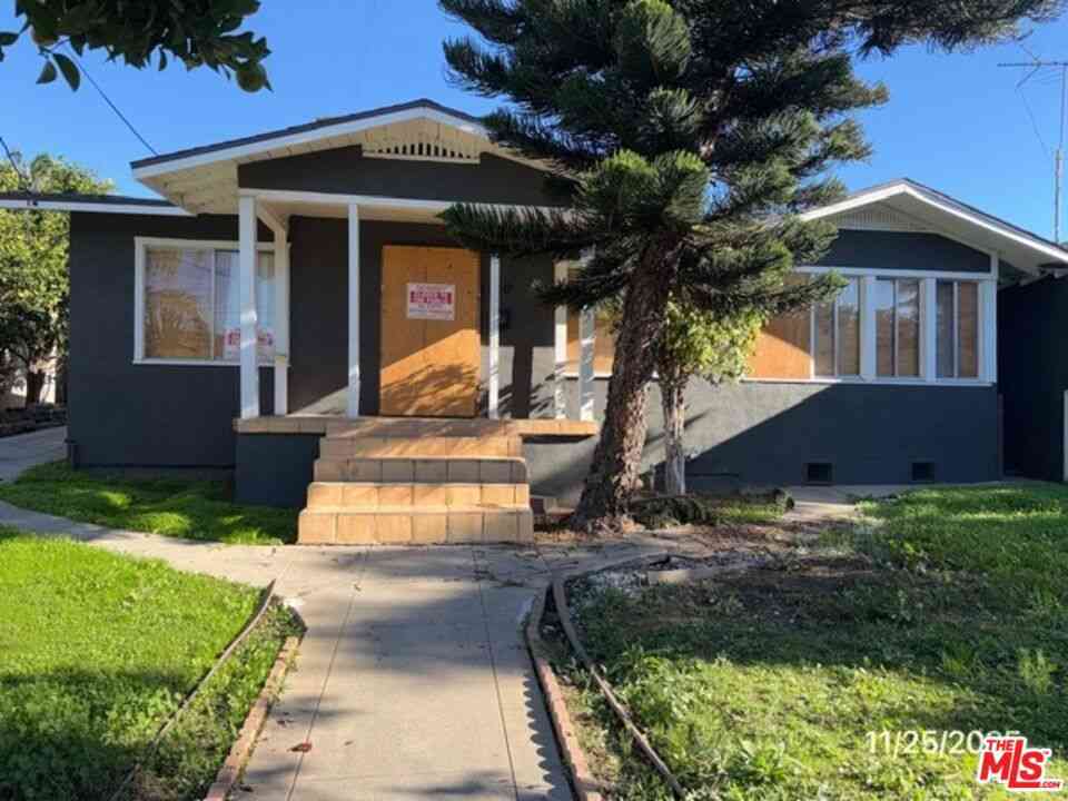 Homes For Sale - 1740 S Rimpau Boulevard<br/> Los Angeles, CA 90019