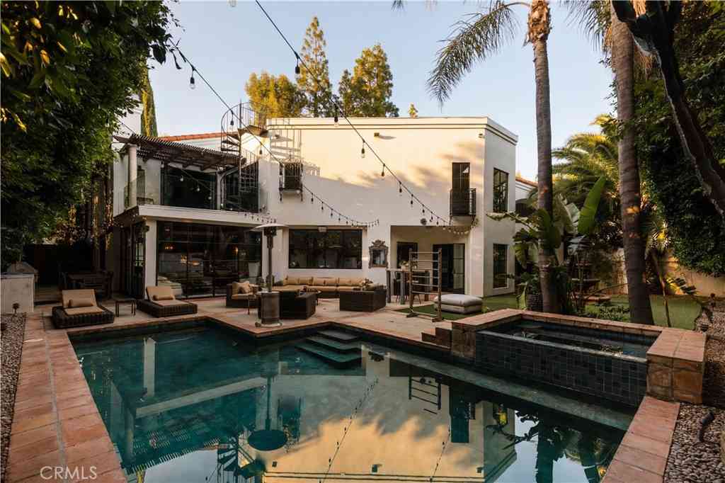 Homes For Rent - 4909 Woodley Avenue<br/> Encino, CA 91436