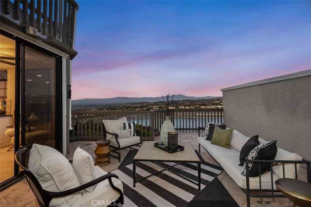 Condo For Sale - 26 Coventry #25<br/> Newport Beach, CA 92660