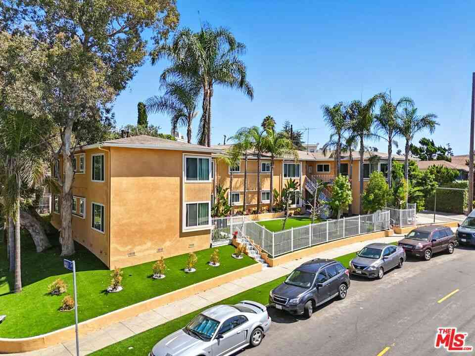 Homes For Sale - 7028 Alvern Street<br/> Los Angeles, CA 90045