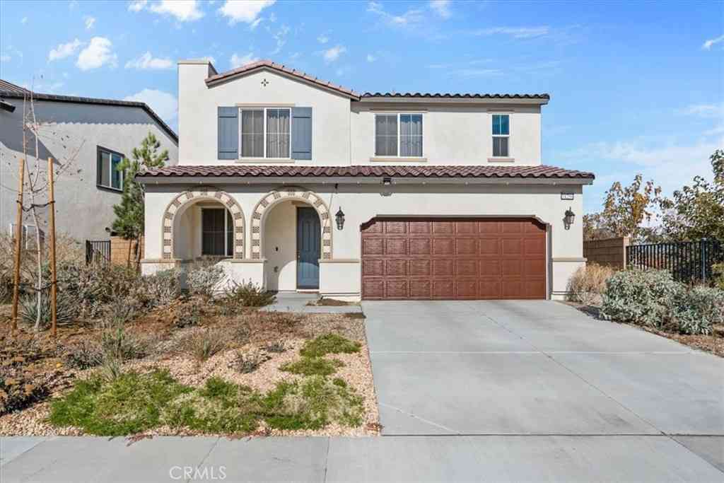 Homes For Sale - 14294 Hercules Street<br/> Hesperia, CA 92435