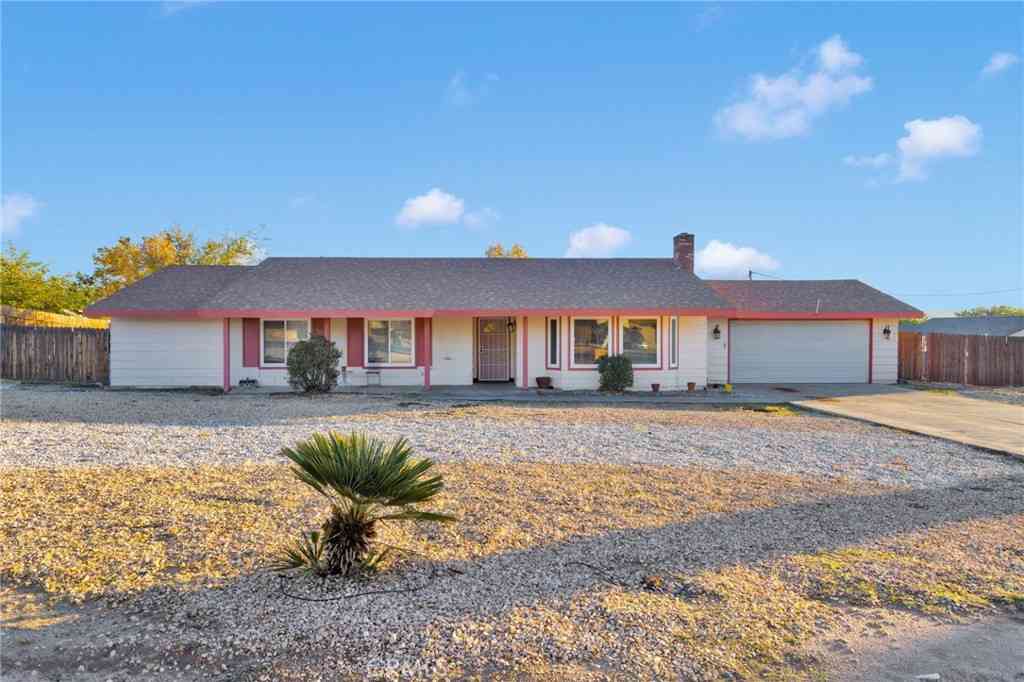 Homes For Sale - 13167 Olathe Road<br/> Apple Valley, CA 92308