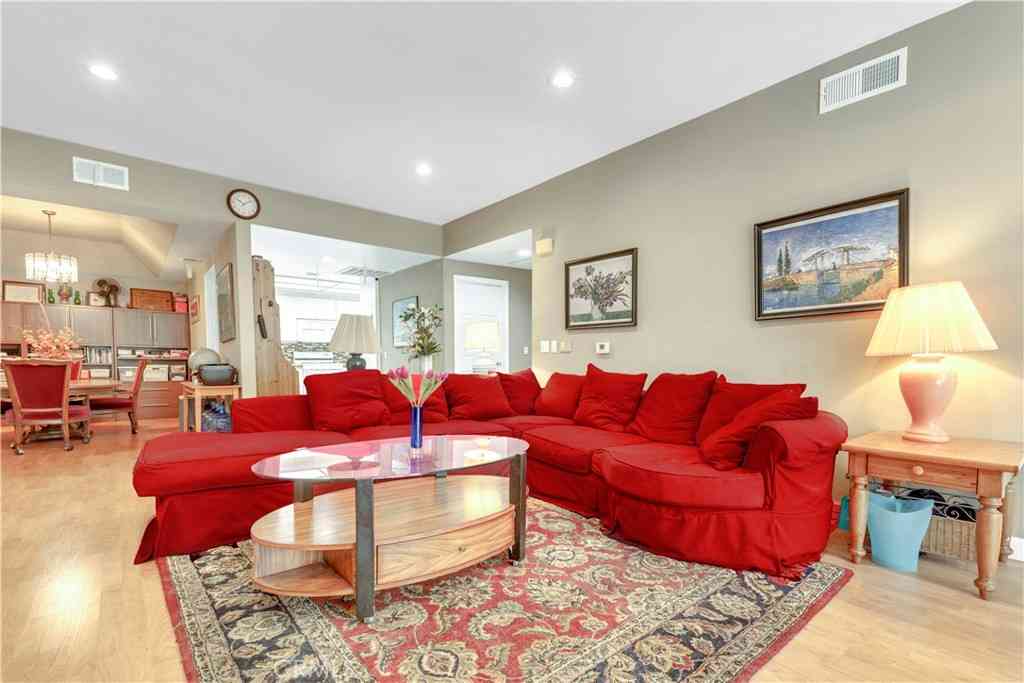 Condo For Sale - 10511 Ashton #101<br/> Los Angeles, CA 90024