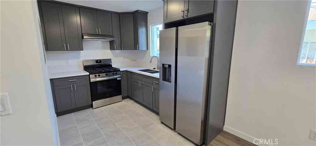 Multifamily For Rent - 1428 E 54th #2<br/> Los Angeles, CA 90011
