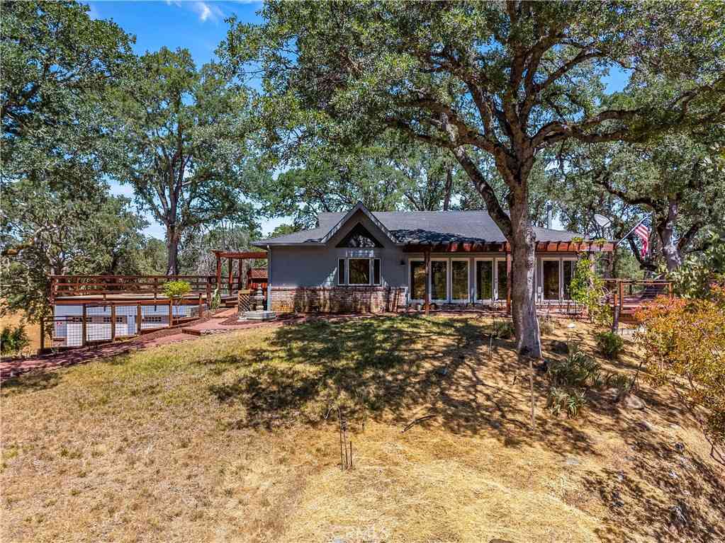 Homes For Sale - 608 Dixon Drive<br/> Lakeport, CA 95453