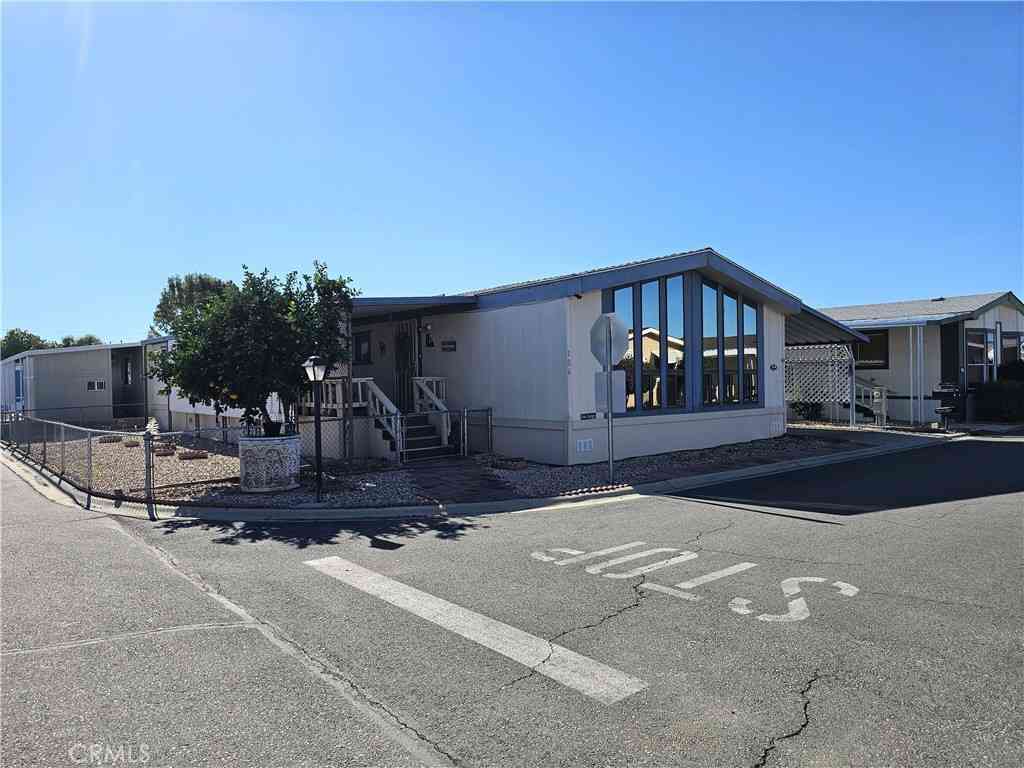 Mobile Home For Sale - 5001 W Florida #706<br/> Hemet, CA 92545
