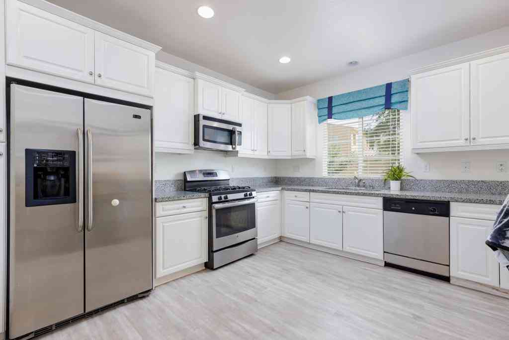 Condo For Sale - 444 Via De La Paz<br/> Palm Desert, CA 92211