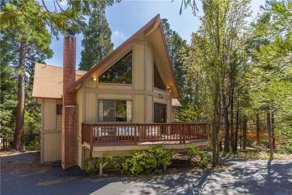 Homes For Sale - 27207 Bernina Drive<br/> Lake Arrowhead, CA 92352