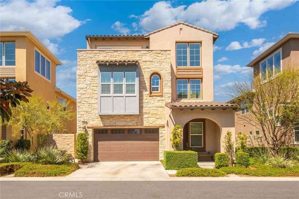 Homes For Sale - 81 Pelican Lane<br/> Irvine, CA 92618