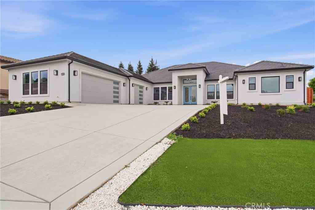 Homes For Sale - 10221 Savannah Court<br/> Oakdale, CA 95361