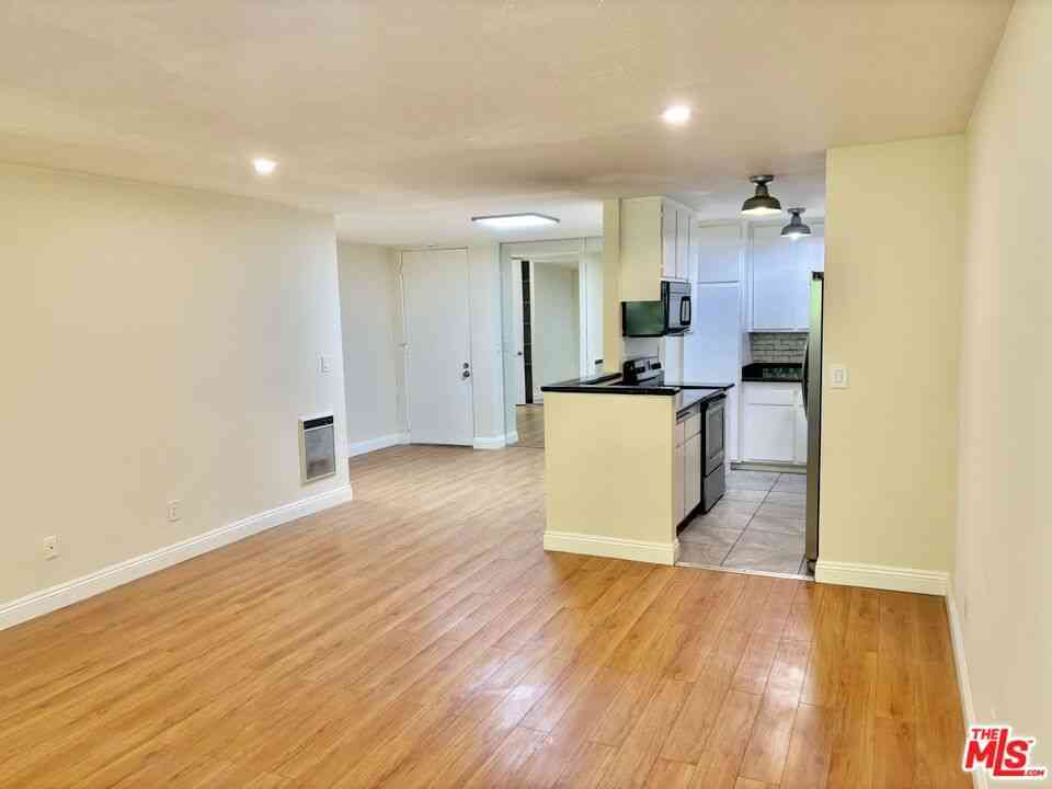 Condo For Rent - 6526 Ocean Crest Drive #102<br/> Rancho Palos Verdes, CA 90275