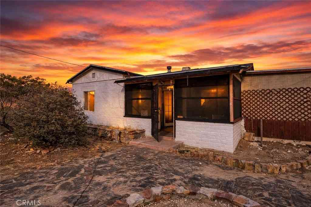 Homes For Sale - 74262 El Paseo Drive<br/> 29 Palms, CA 92277