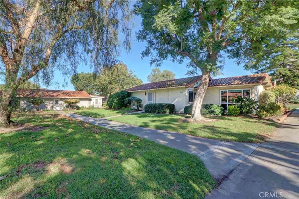 Condo For Sale - 3008 Via Buena #A<br/> Laguna Woods, CA 92637