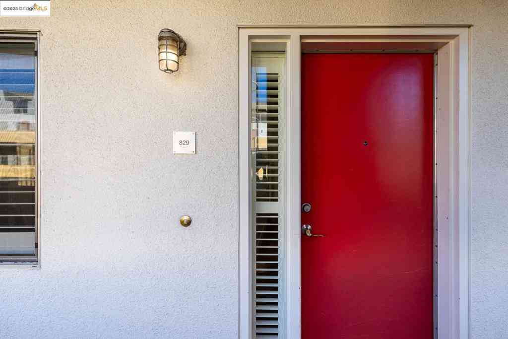 Condo For Sale - 311 Oak Street #829<br/> Oakland, CA 94607